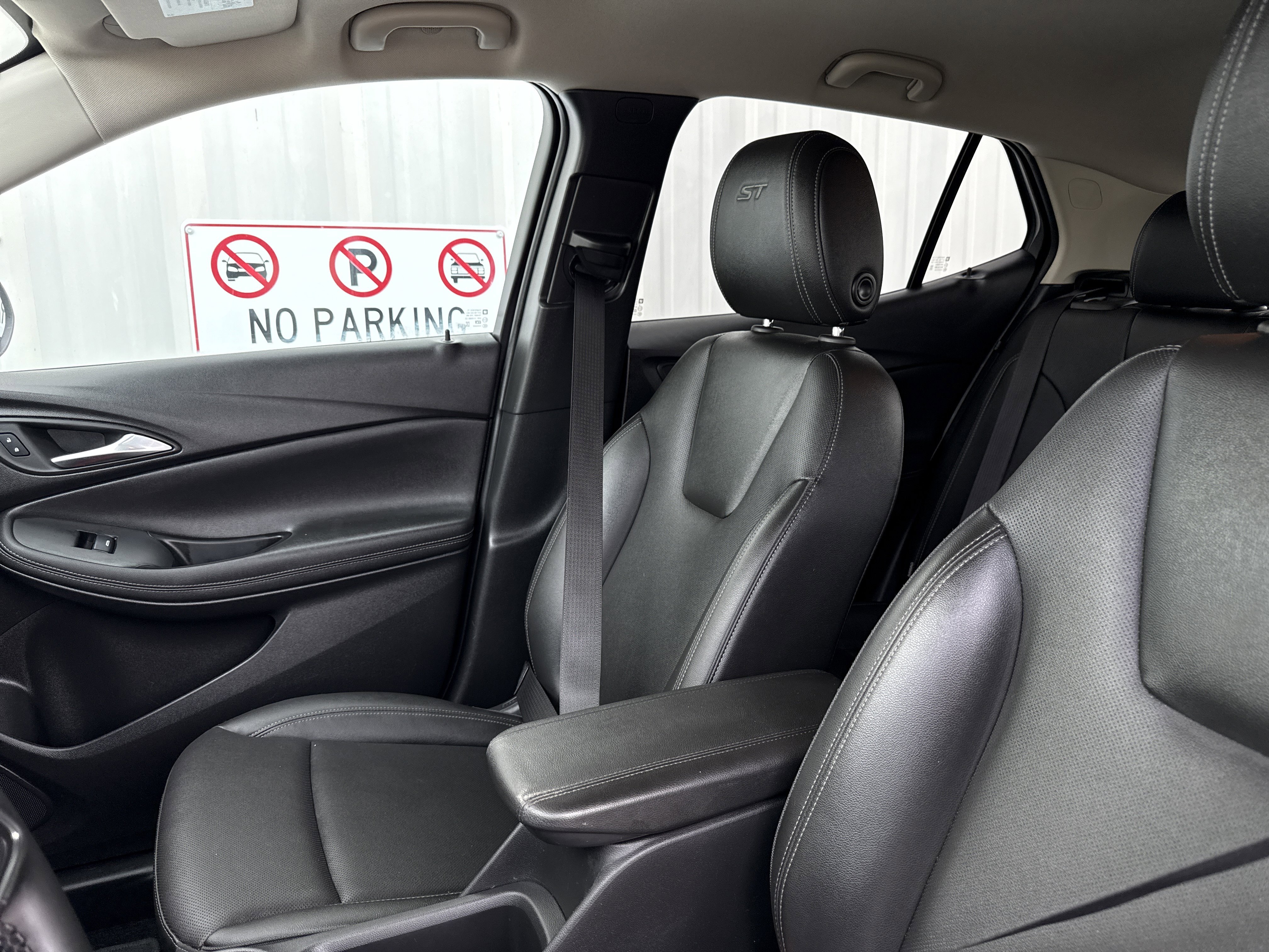 Used 2024 Buick Encore GX Sport Touring image 17