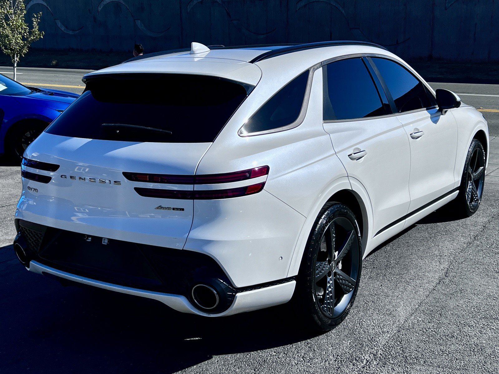 Used 2022 Genesis GV70 3.5T Sport w/ Sport Prestige Package AWD/4WD image 6