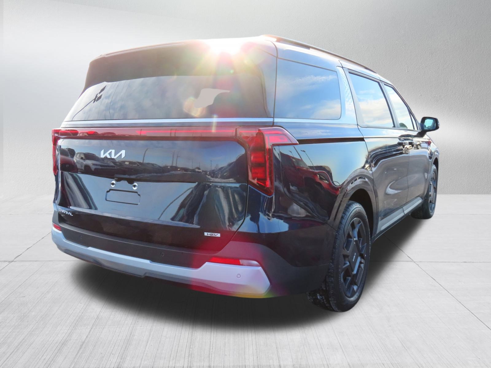 Used 2025 Kia Carnival EX image 7