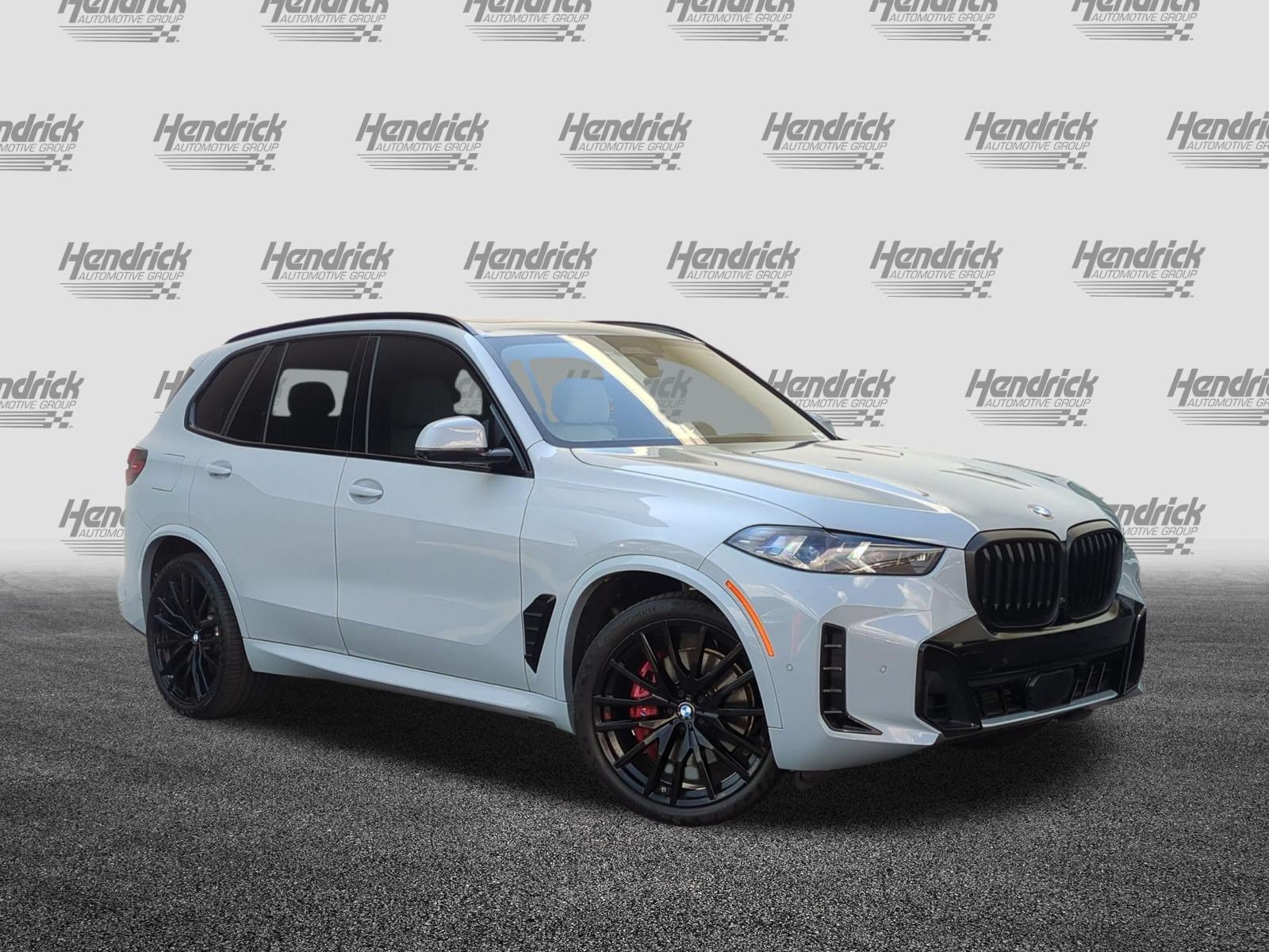 Certified 2024 BMW X5 xDrive40i w/ M Sport Package AWD/4WD image 2