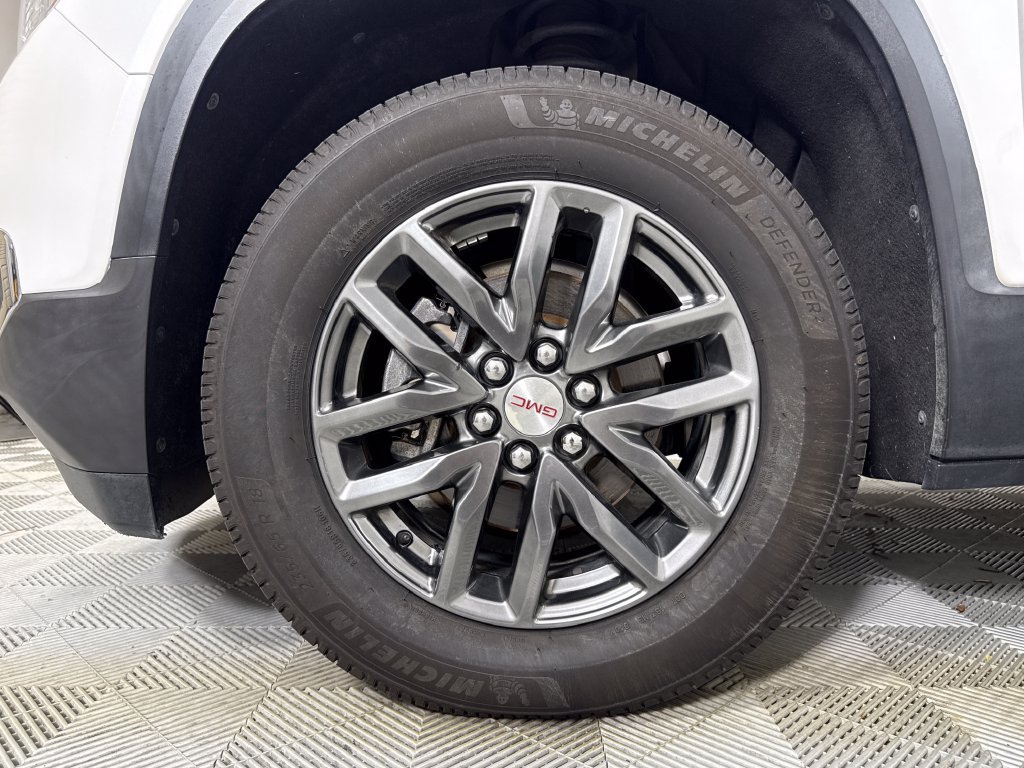 Used 2019 GMC Acadia SLT w/ LPO, Floor Liner Package FWD image 22