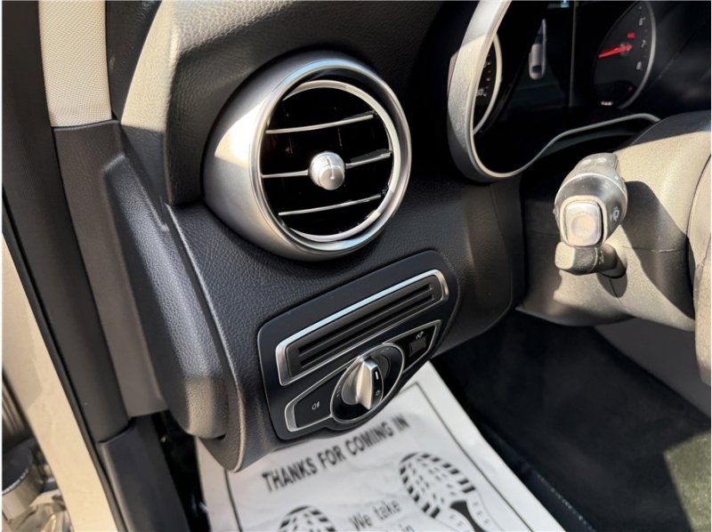 Used 2020 Mercedes-Benz C 300 Sedan w/ Premium Package image 34