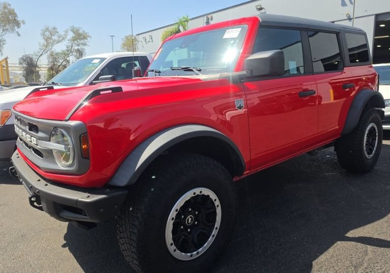 Used 2023 Ford Bronco Big Bend w/ Sasquatch Package AWD/4WD image 1