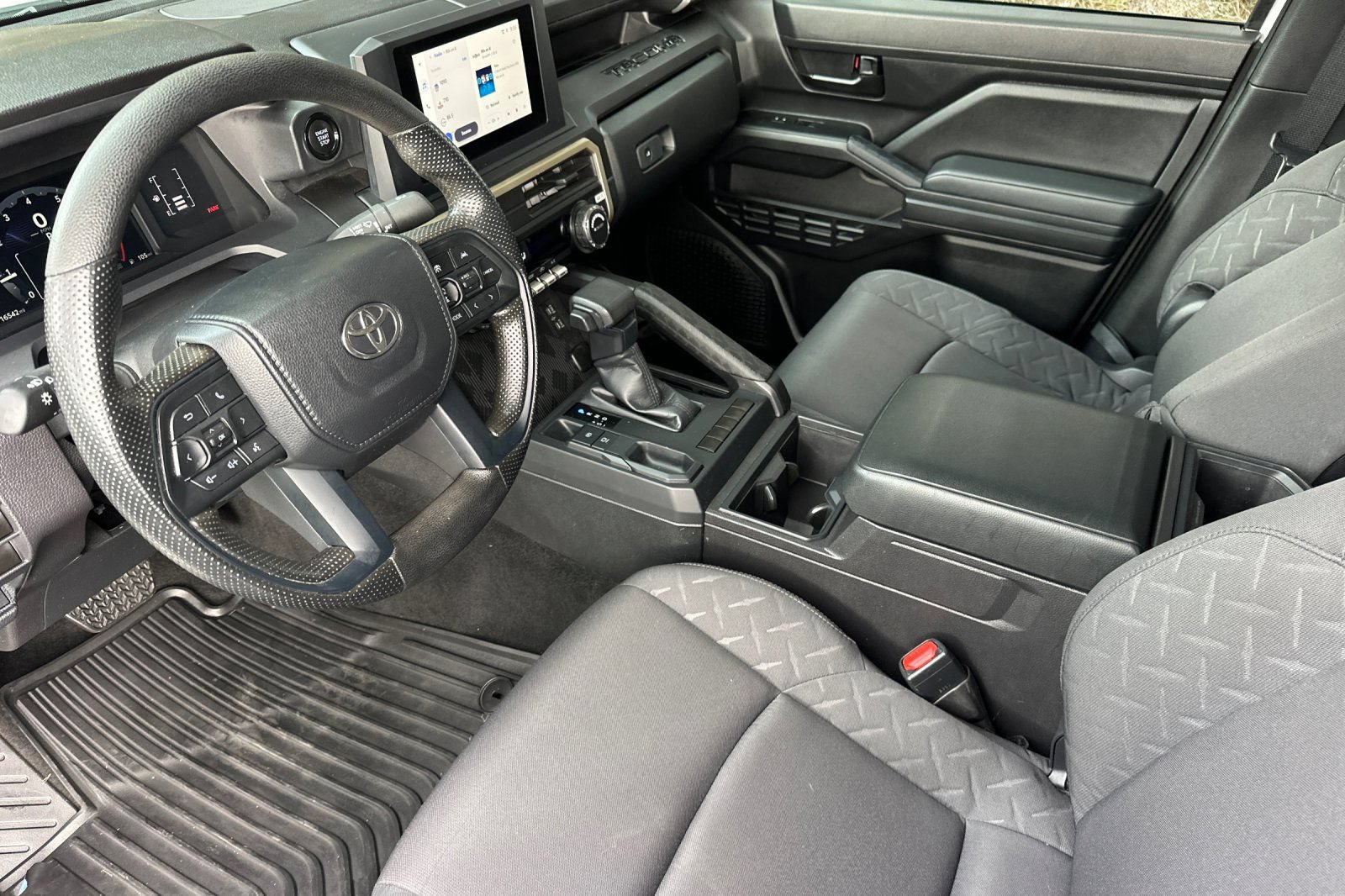 Used 2024 Toyota Tacoma SR RWD image 10