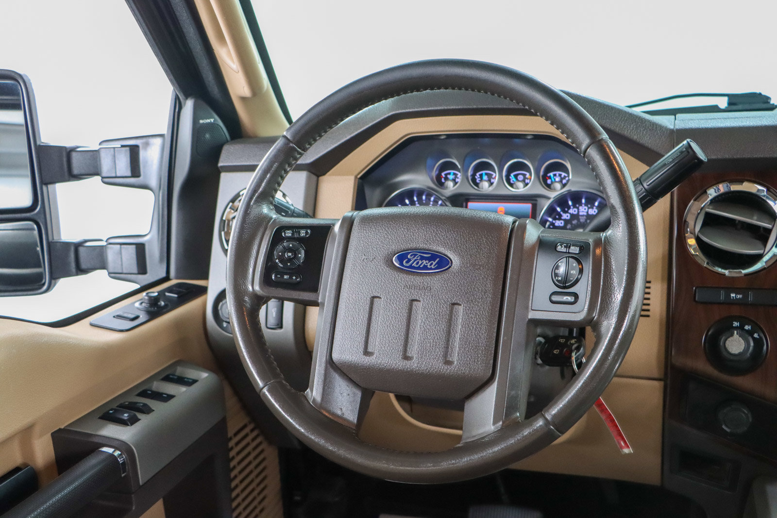 Used 2015 Ford F250 Lariat w/ Chrome Package image 13