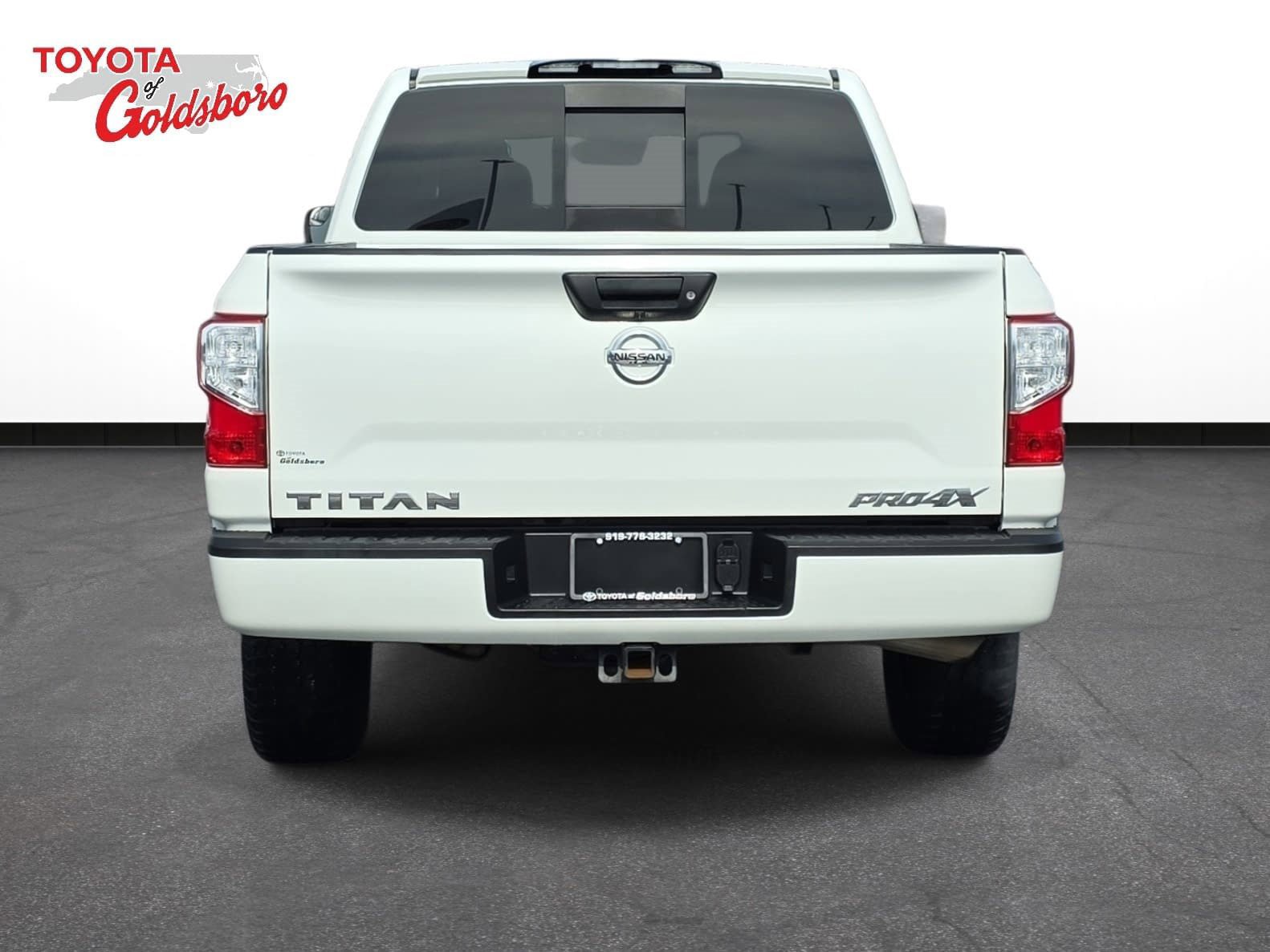Used 2019 Nissan Titan PRO-4X image 6