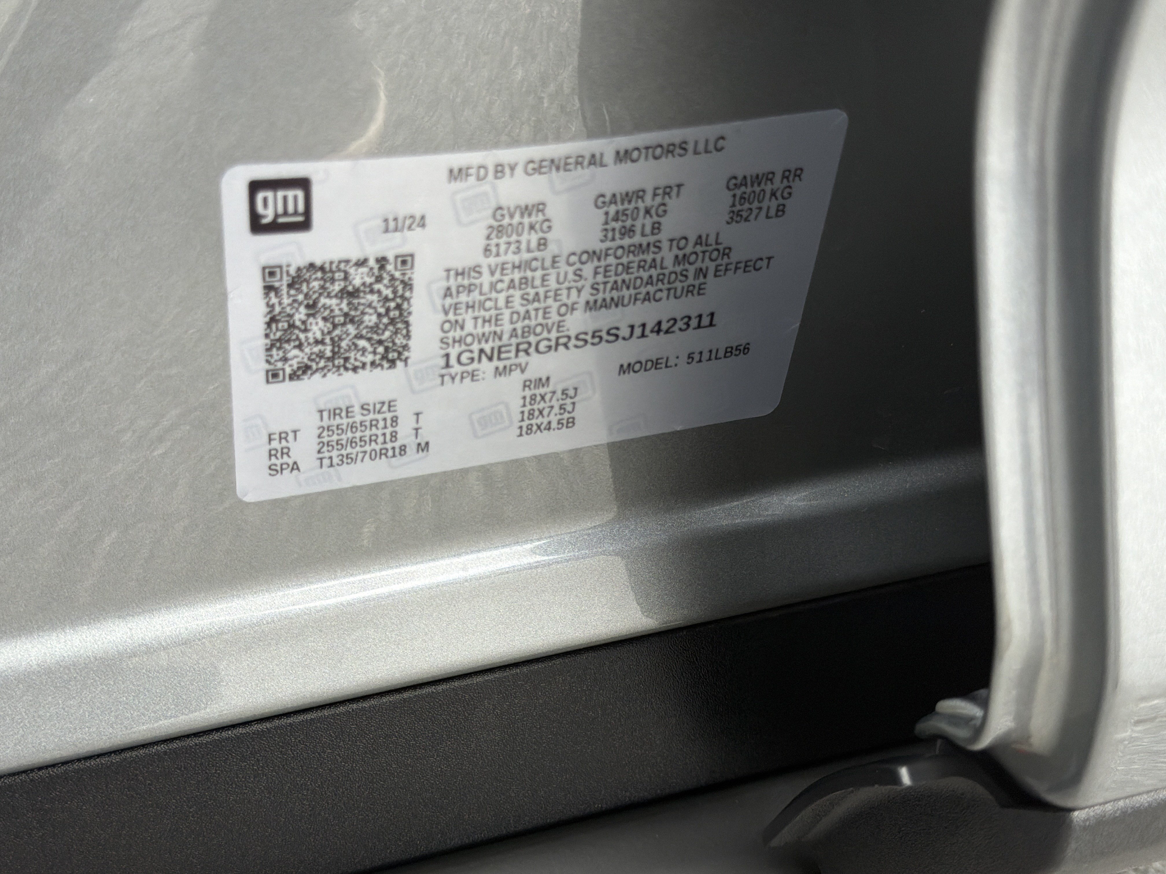 Used 2025 Chevrolet Traverse LT FWD image 39