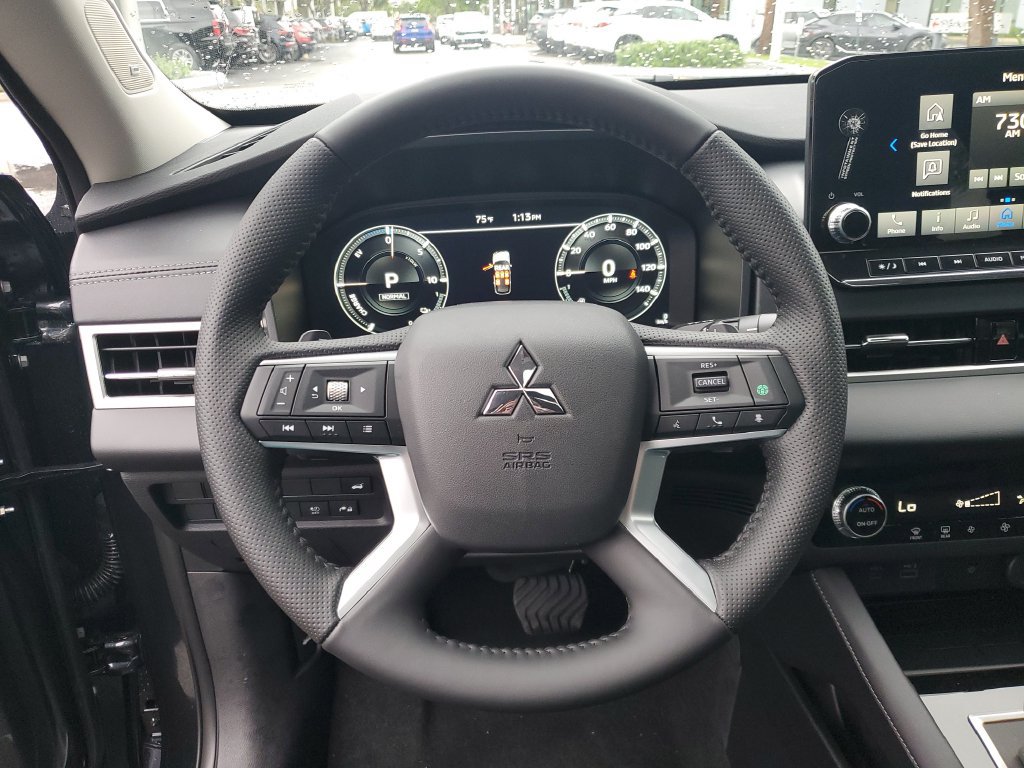 Used 2025 Mitsubishi Outlander SE AWD/4WD image 19