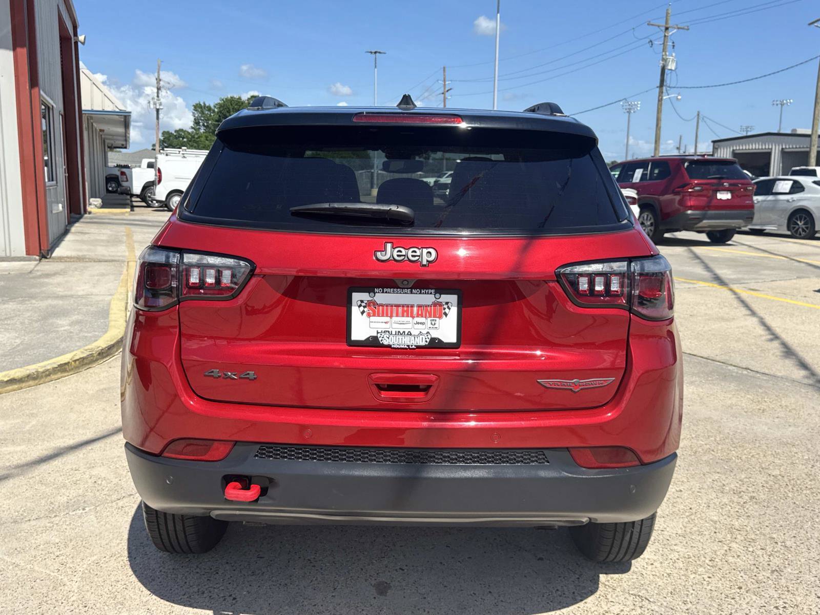Used 2025 Jeep Compass Trailhawk AWD/4WD image 6