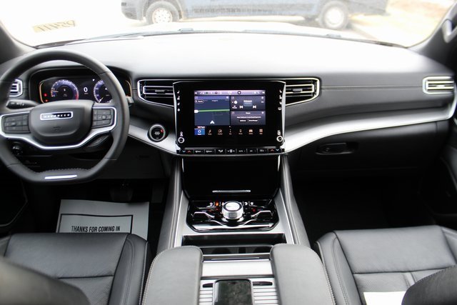 Used 2025 Jeep Wagoneer Series III w/ Premium Group I image 15