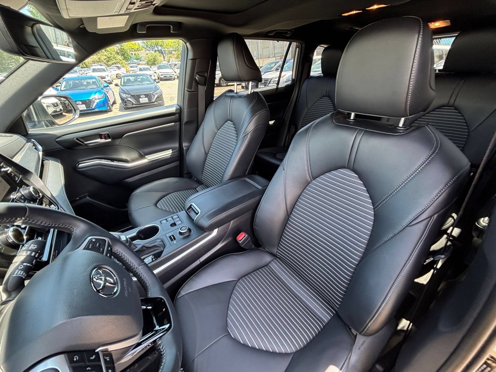 Used 2025 Toyota Highlander XSE AWD/4WD image 71