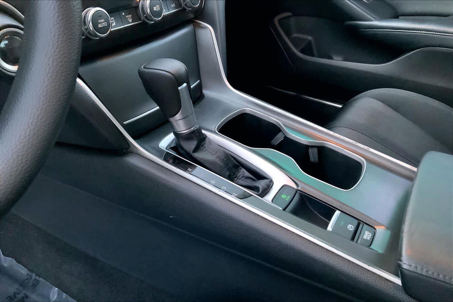 Used 2018 Honda Accord EX image 16