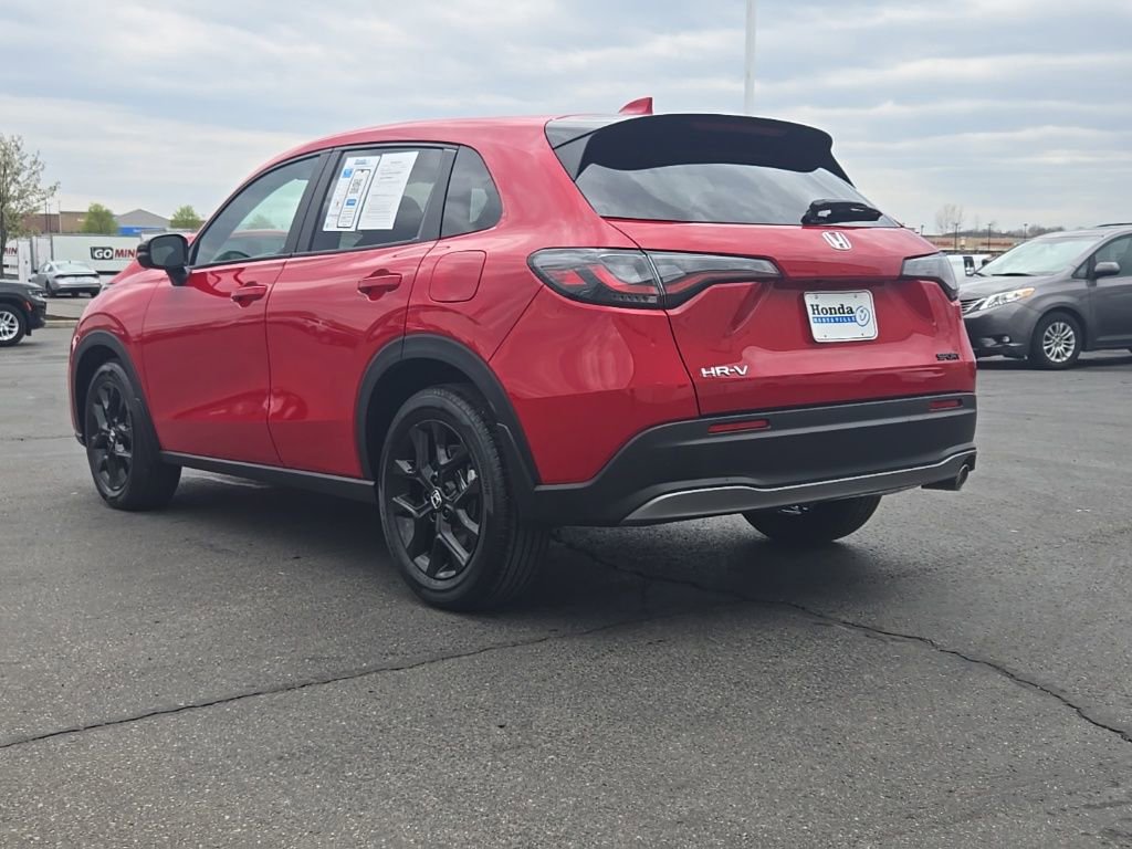 Used 2025 Honda HR-V Sport image 4