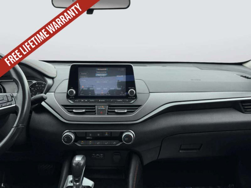 Used 2024 Nissan Altima 2.5 SR FWD image 17