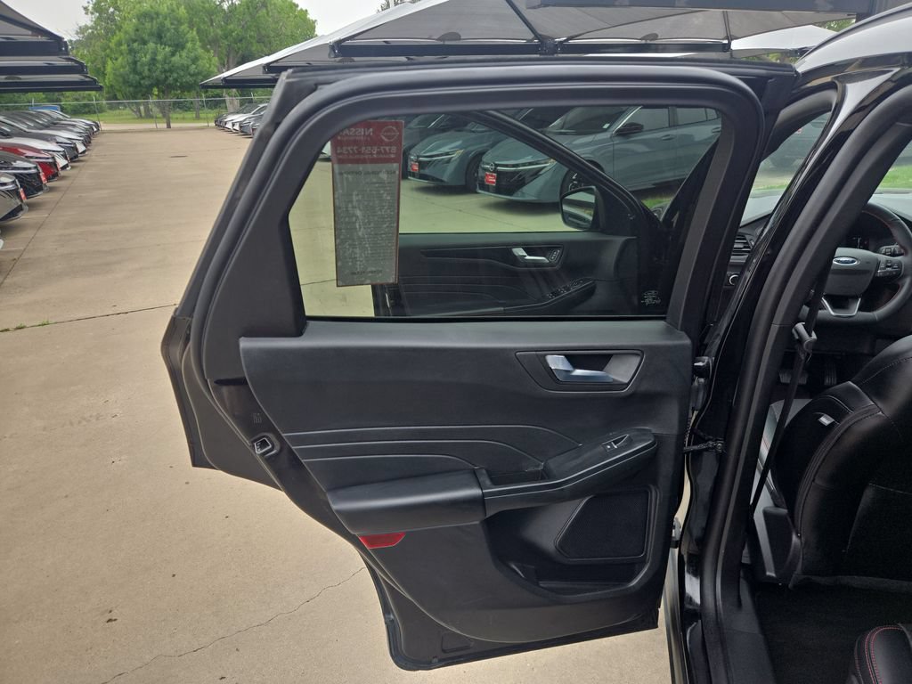 Used 2025 Ford Escape ST-Line AWD/4WD image 11