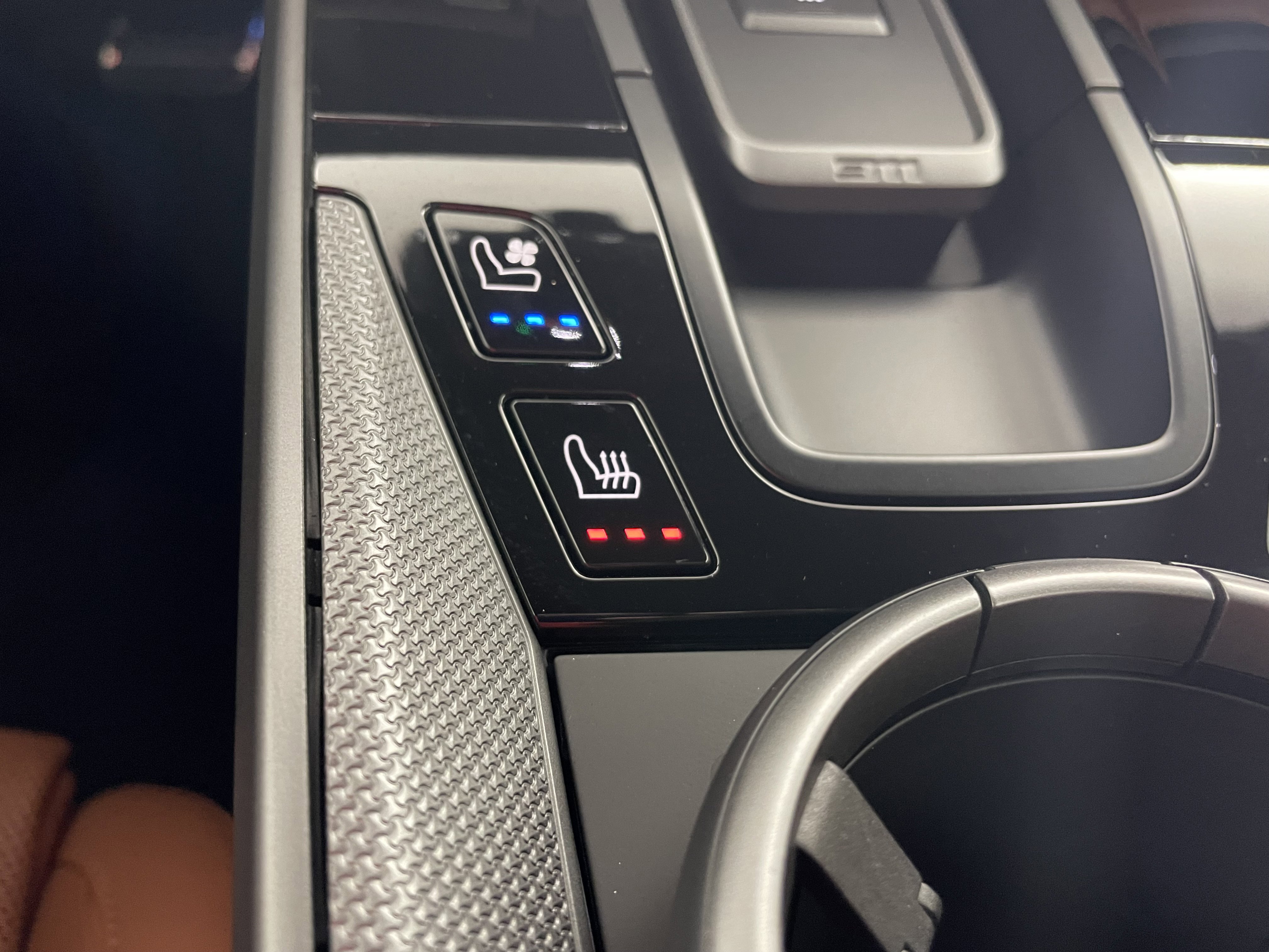 Certified 2025 Porsche 911 Carrera image 23