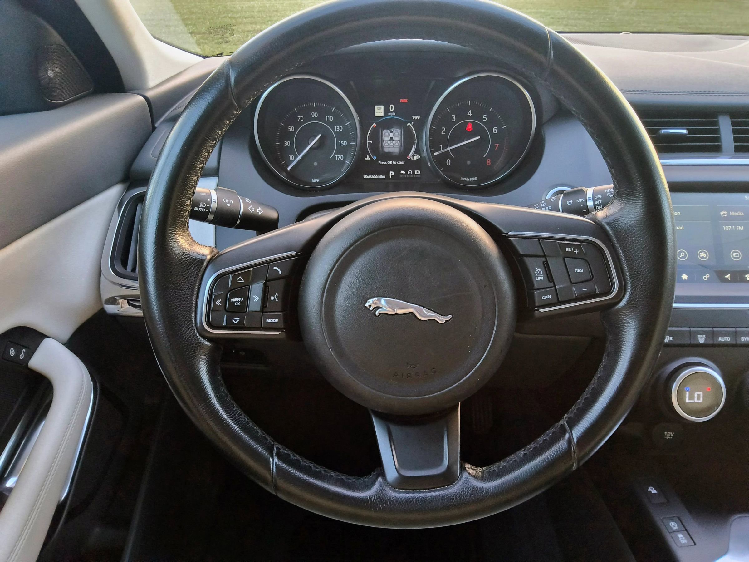 Used 2018 Jaguar E-PACE S image 6