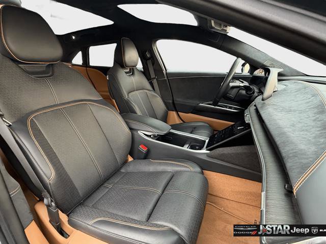 Used 2023 Lucid Air Grand Touring image 12