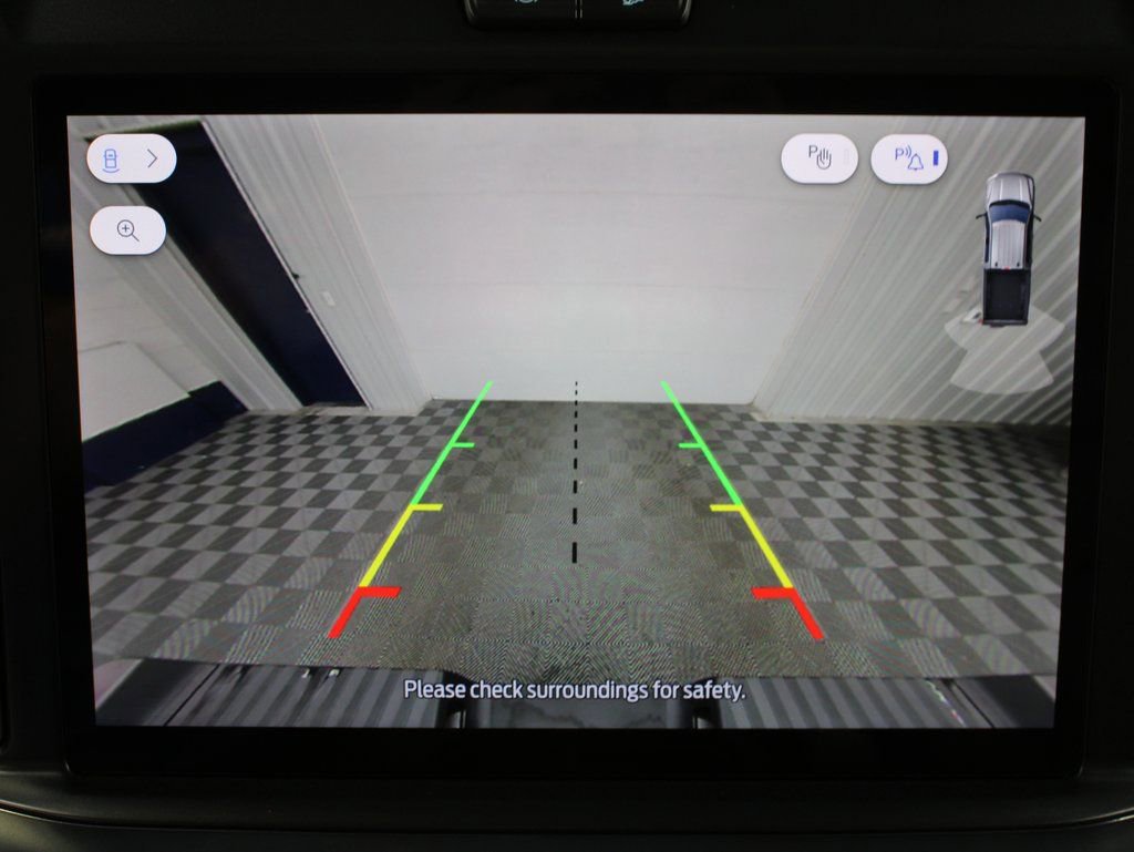 Used 2025 Ford F350 Lariat w/ Black Appearance Package image 16