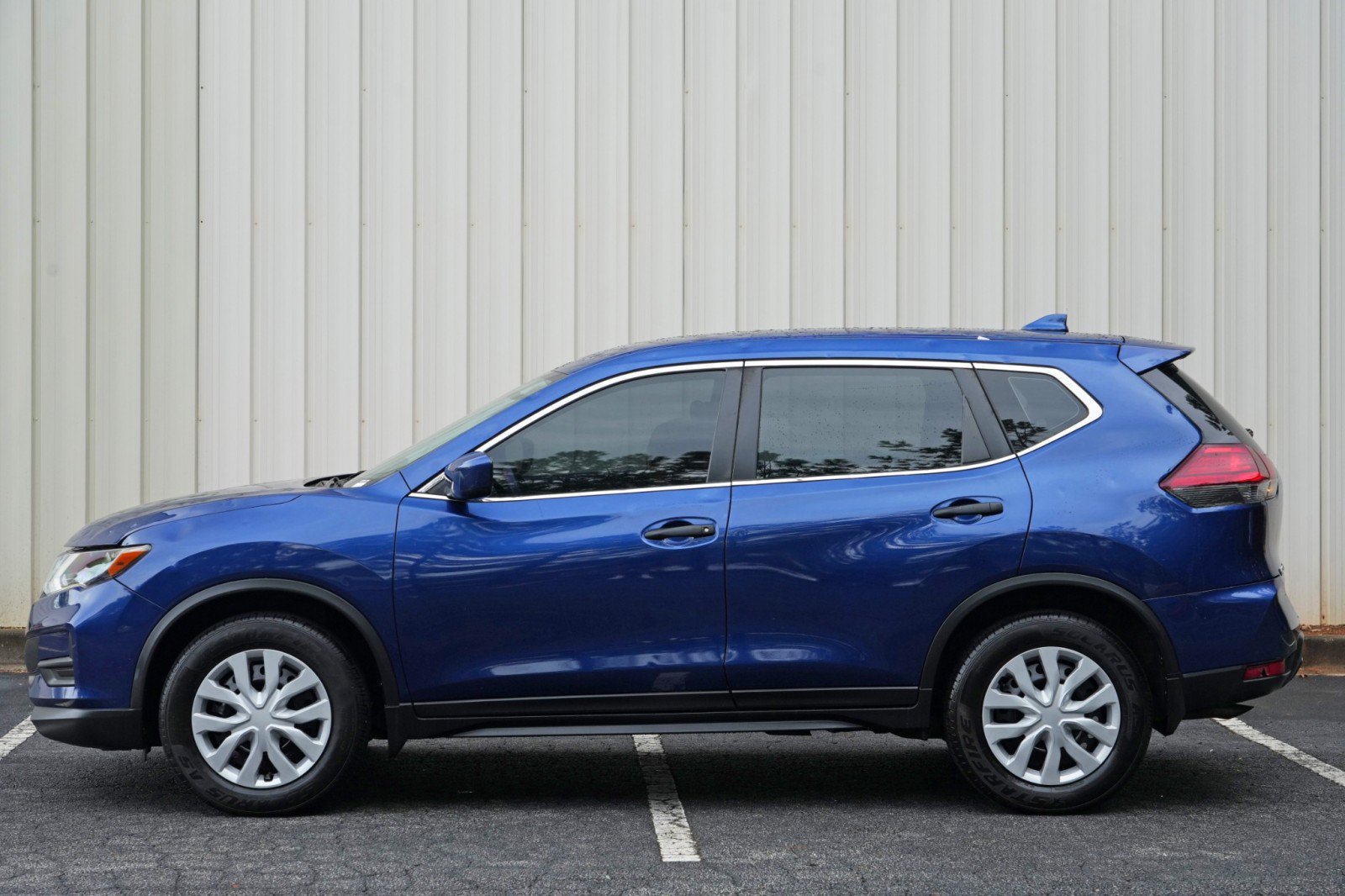 Used 2017 Nissan Rogue S AWD/4WD image 41