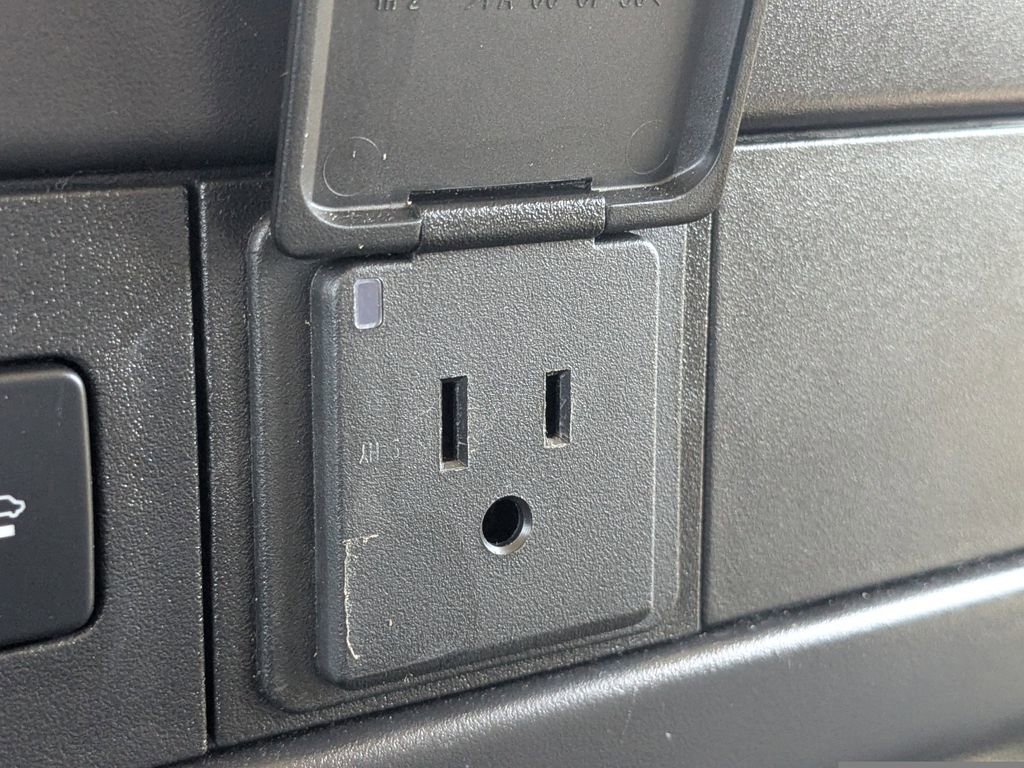 Certified 2024 Chevrolet Express 3500 LT w/ LT Preferred Equipment Group RWD image 21