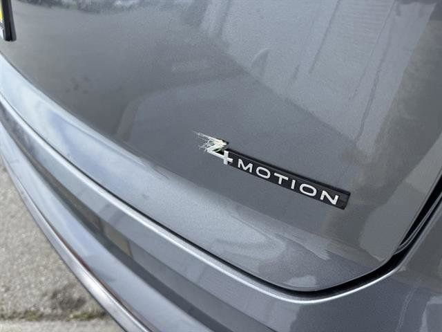 New 2025 Volkswagen Atlas Cross Sport SEL Premium R-Line image 11