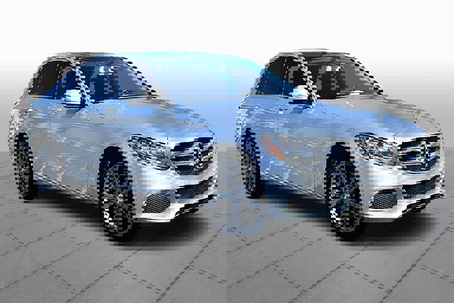 Used 2015 Mercedes-Benz C 300 4MATIC Sedan image 2