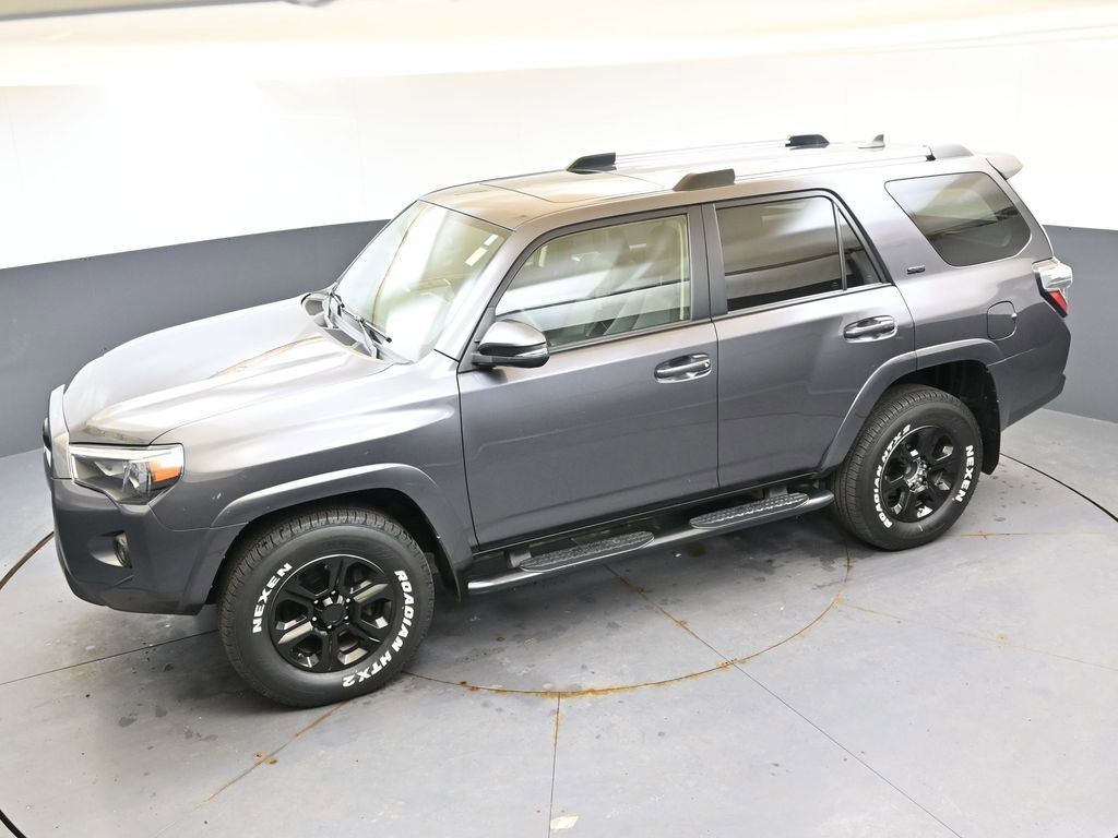 Used 2021 Toyota 4Runner SR5 Premium w/ Moonroof Package AWD/4WD image 39