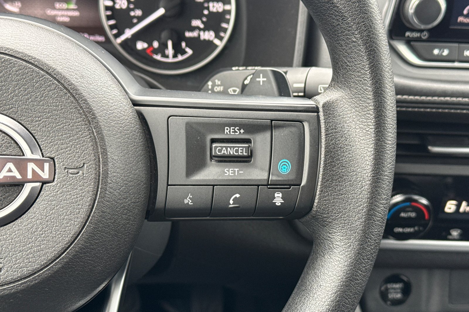 Certified 2024 Nissan Rogue SV FWD image 32