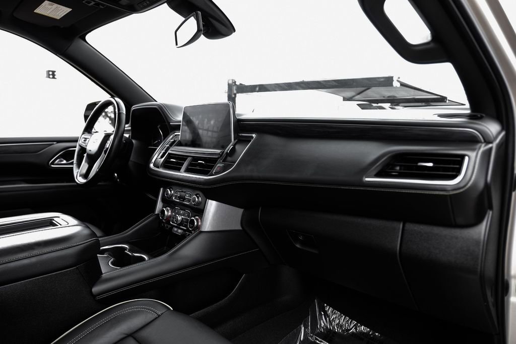 Used 2021 GMC Yukon XL SLT w/ SLT Premium Package image 10