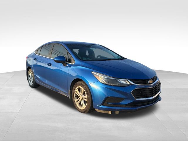 Used 2017 Chevrolet Cruze LT FWD image 3