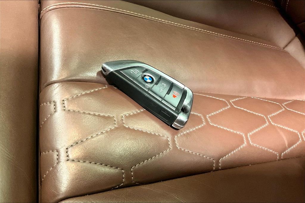 Used 2019 BMW X7 xDrive50i w/ Dynamic Handling Package image 12