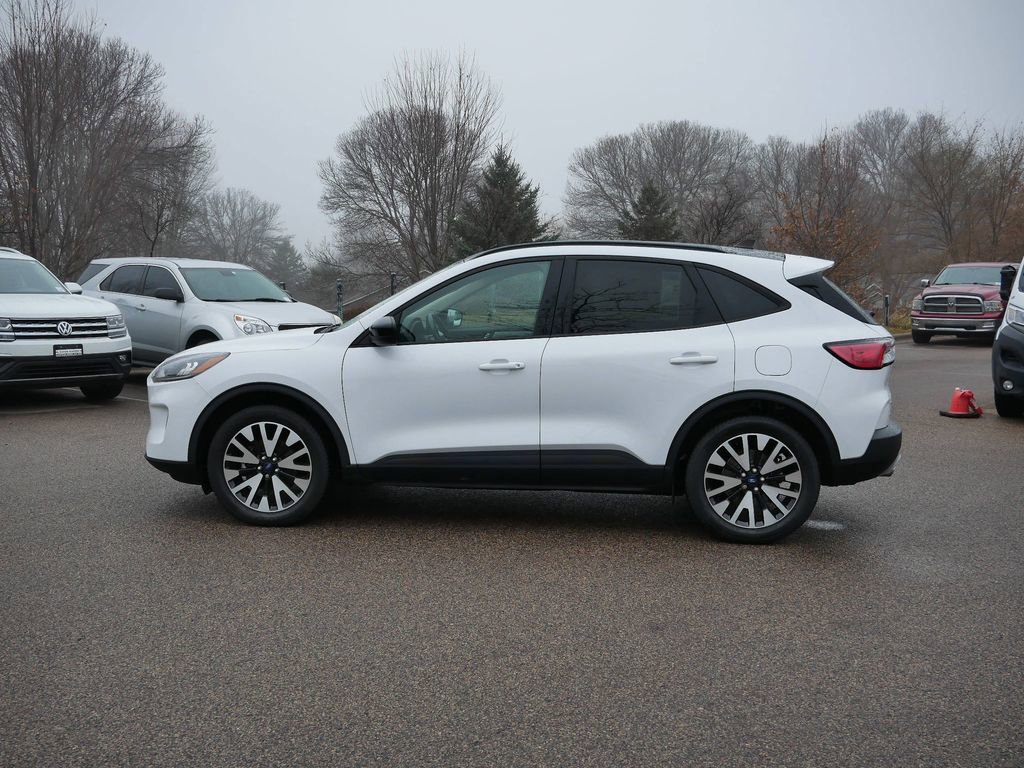 Used 2020 Ford Escape SE Sport image 39