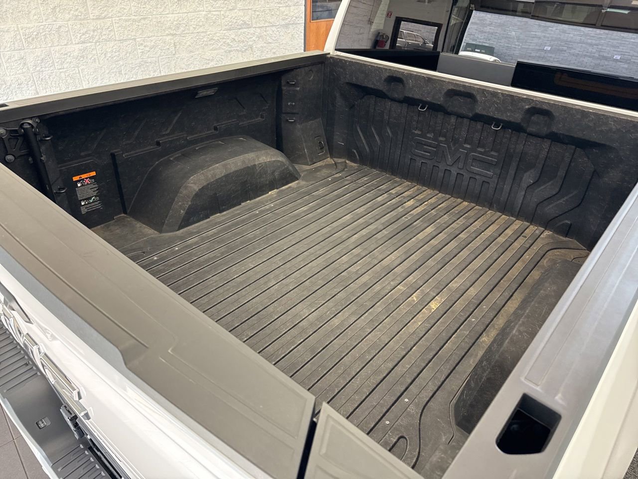 Used 2024 GMC Sierra 1500 Denali Ultimate AWD/4WD image 9