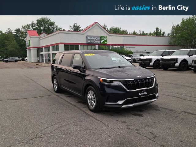 Used 2023 Kia Carnival LX FWD image 1