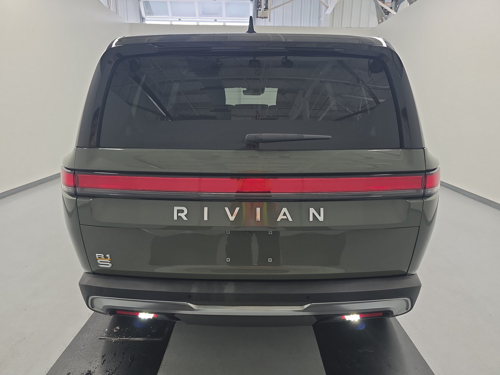 Used 2022 Rivian R1S Launch Edition AWD/4WD image 4