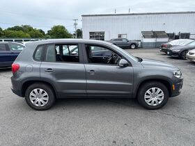 Used 2013 Volkswagen Tiguan S image 4