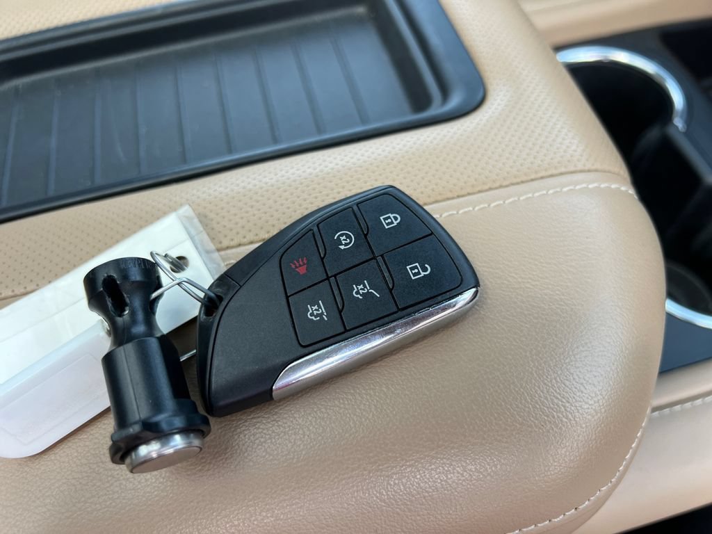 Used 2023 Chevrolet Tahoe Premier AWD/4WD image 41