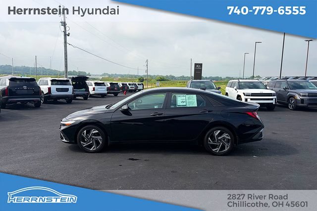 Certified 2025 Hyundai Elantra Sport FWD image 4