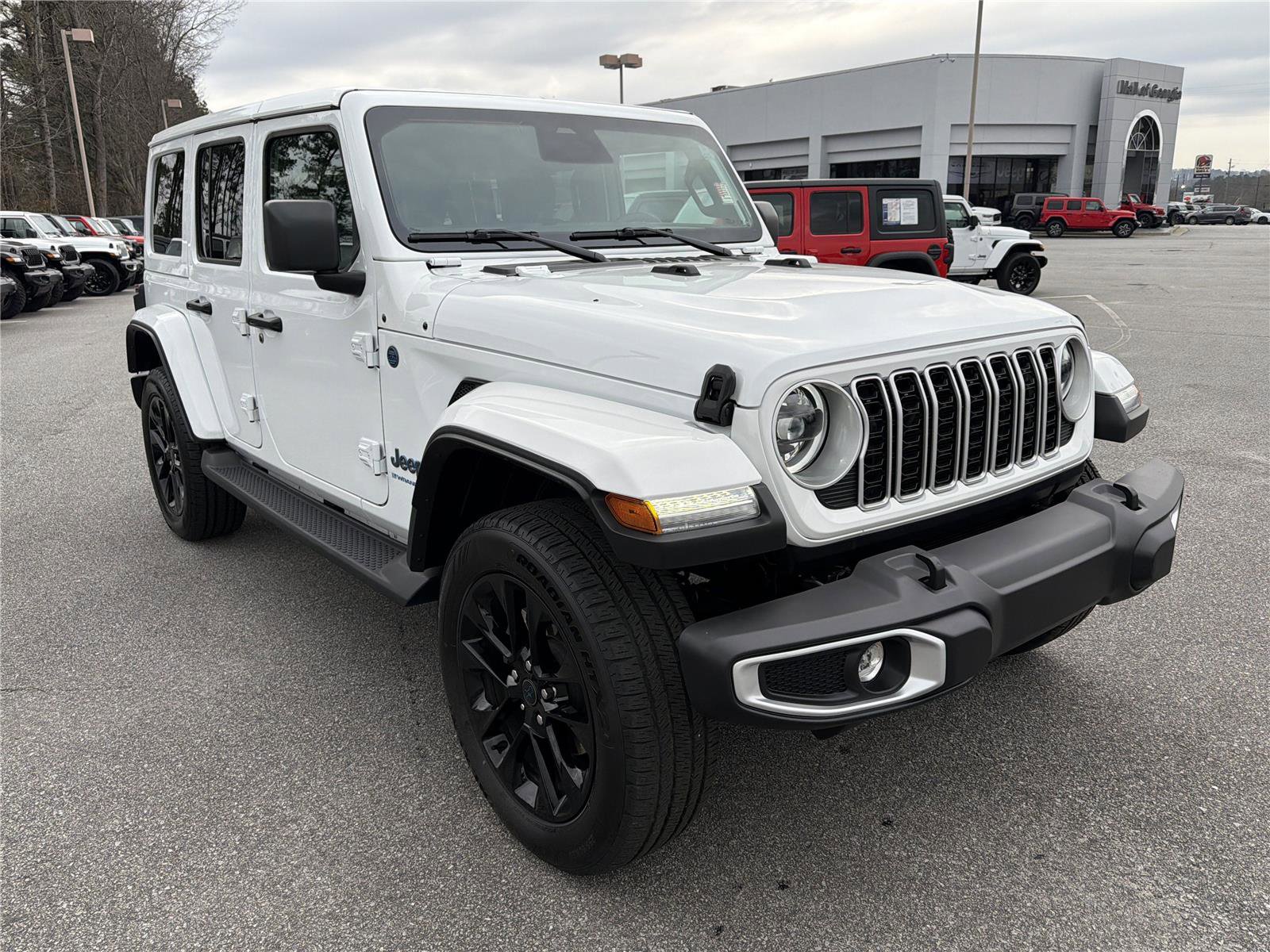 Used 2025 Jeep Wrangler Sahara image 4