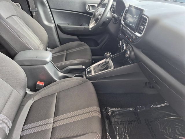 Used 2025 Hyundai Venue SEL FWD image 31
