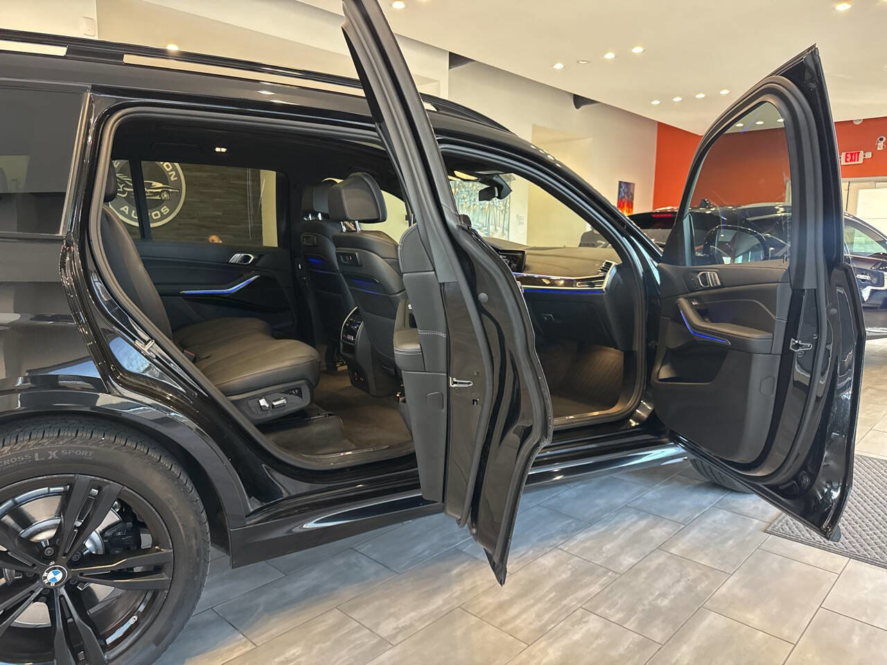 Used 2022 BMW X7 xDrive40i w/ M Sport Package image 16