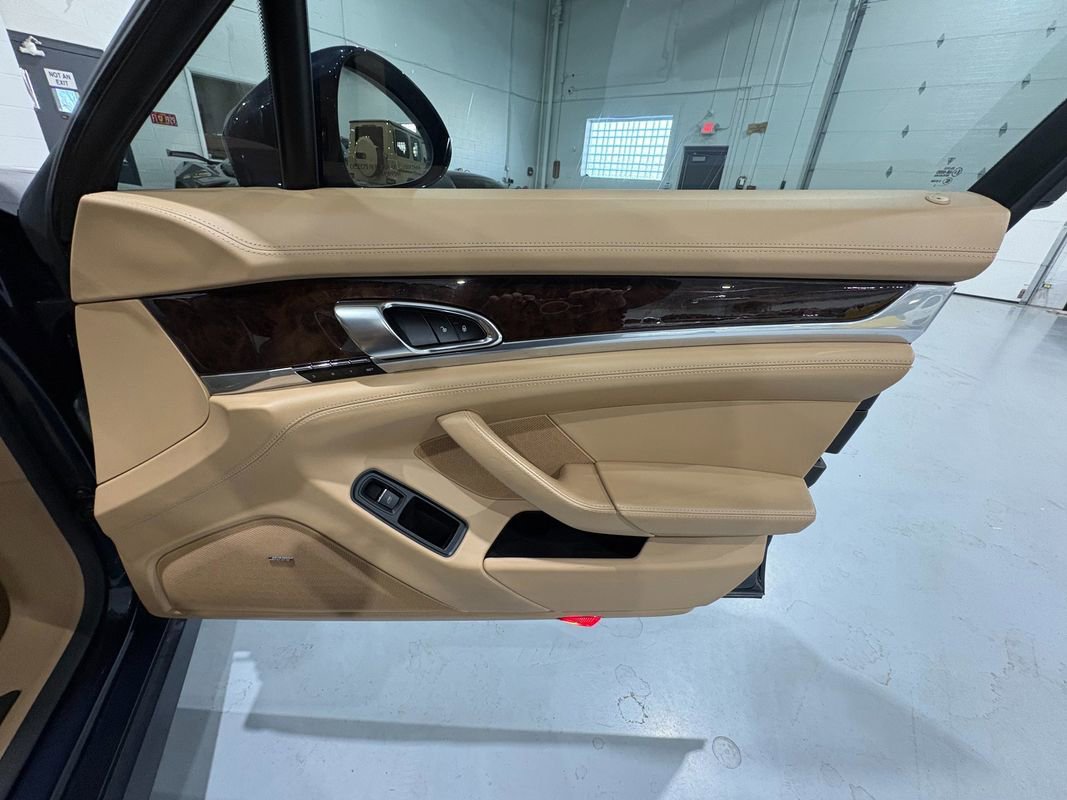 Used 2015 Porsche Panamera GTS w/ Premium Package Plus image 46