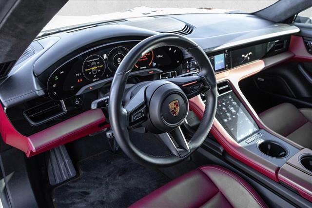 Used 2021 Porsche Taycan image 10