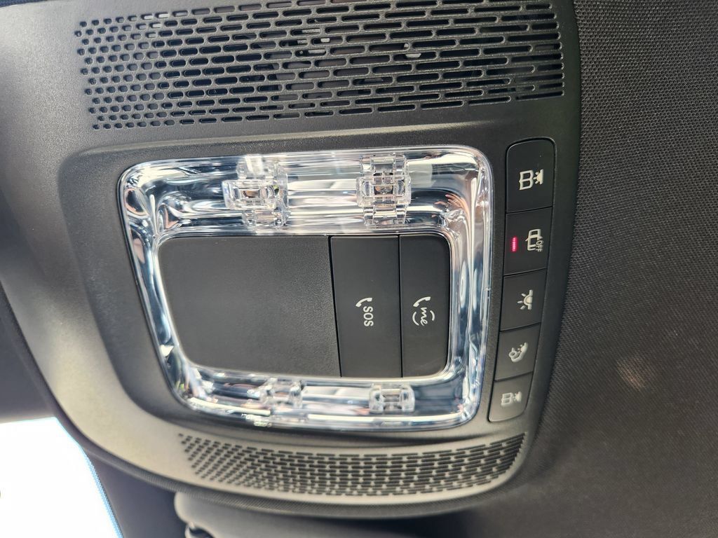 Used 2024 Mercedes-Benz GLB 250 image 28