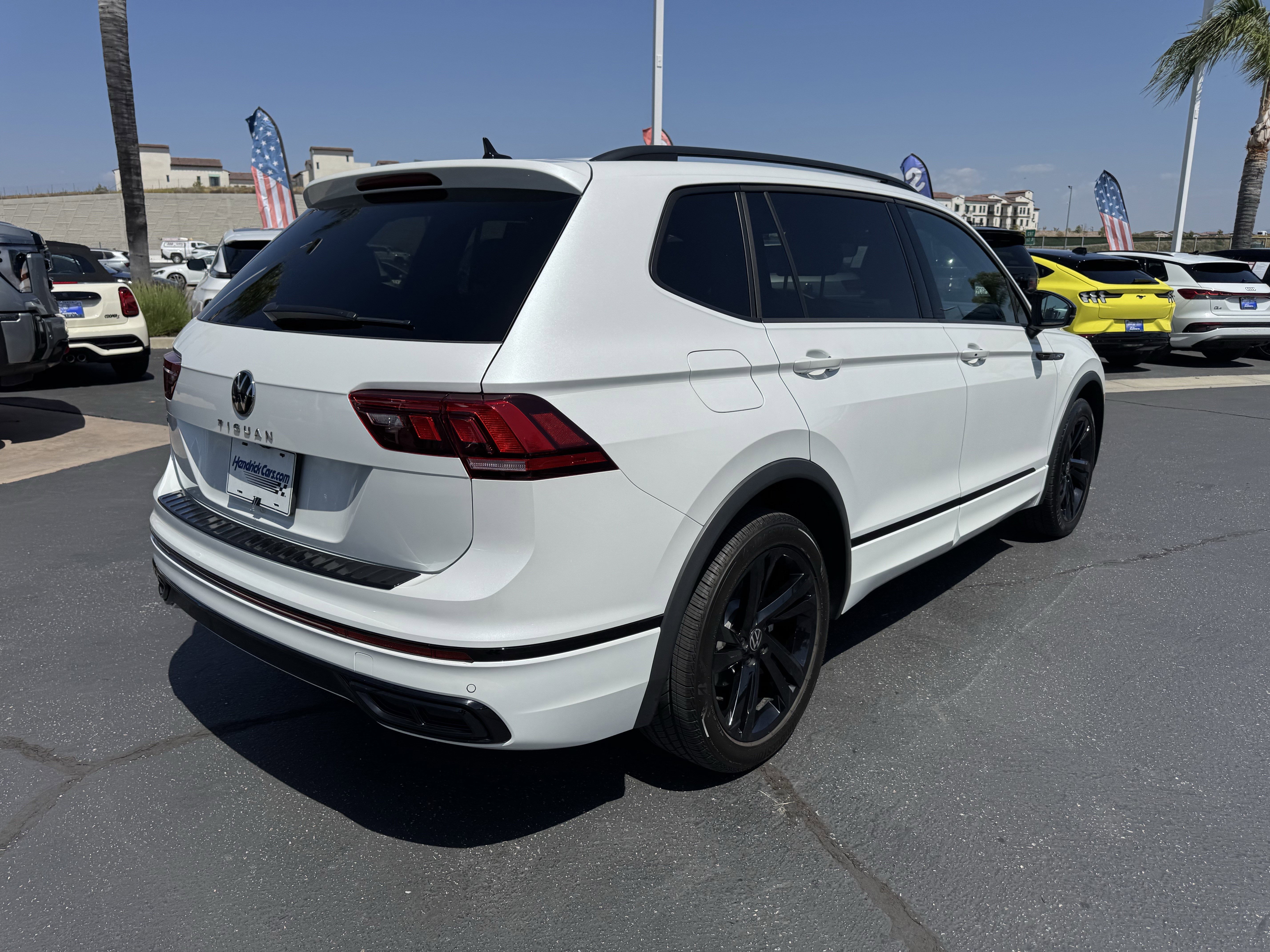 Used 2024 Volkswagen Tiguan SE R-Line FWD image 10