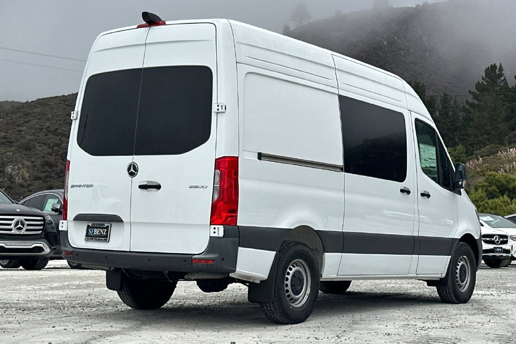 Used 2025 Mercedes-Benz Sprinter 2500 image 4