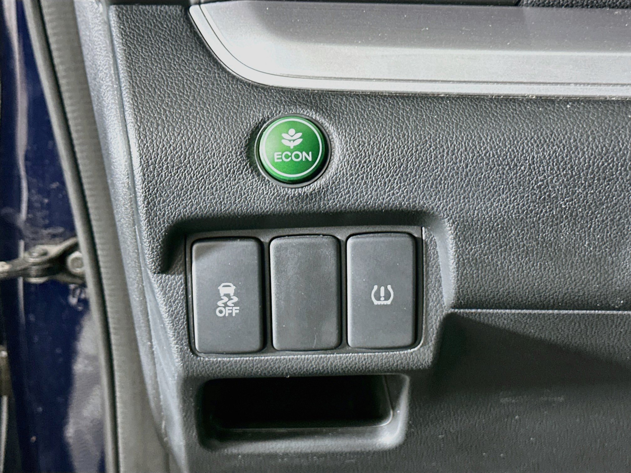 Used 2015 Honda CR-V LX image 16