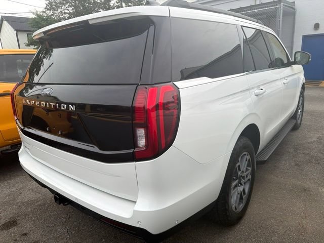 Used 2025 Ford Expedition Active AWD/4WD image 25