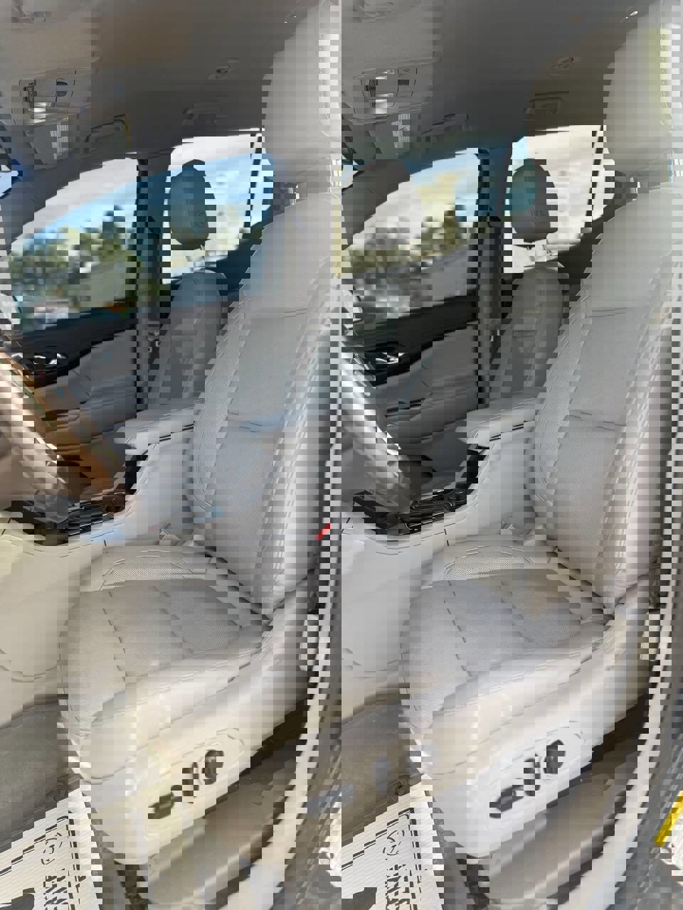 Used 2019 GMC Acadia SLT w/ LPO, Floor Liner Package image 9